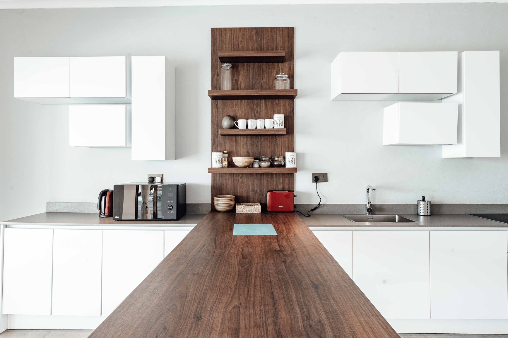 Easy Ways to Create a Focal Point Statement in any room